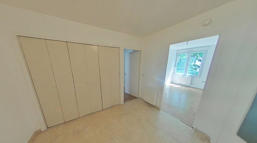 APPARTEMENT T4 A LOUER - LYON 6EME ARRONDISSEMENT Vauban - 92.47 m2 - 1 695 &euro; charges comprises par mois