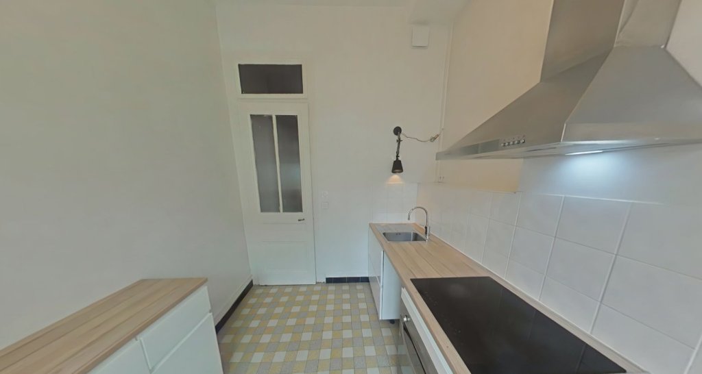 APPARTEMENT T4 A LOUER - LYON 6EME ARRONDISSEMENT Moliere - 125.74 m2 - 1 940 &euro; charges comprises par mois