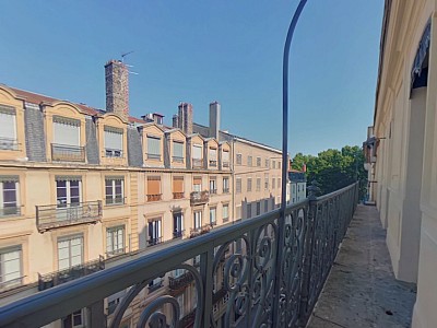 APPARTEMENT T4 A LOUER - LYON 6EME ARRONDISSEMENT Puvis de Chavannes - 91.29 m2 - 1 095 € charges comprises par mois