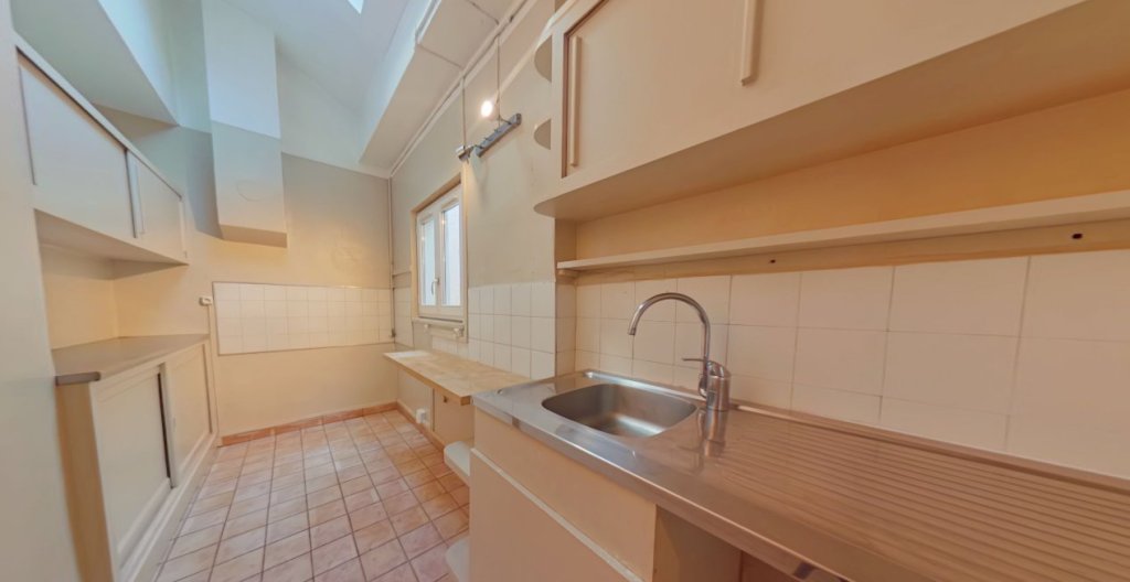 APPARTEMENT T4 A LOUER - LYON 6EME ARRONDISSEMENT Puvis de Chavannes - 91.29 m2 - 1 095 &euro; charges comprises par mois