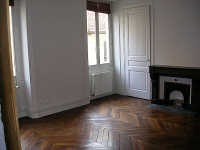 APPARTEMENT T4 A LOUER - LYON 6EME ARRONDISSEMENT - 110.56 m2 - 1765 € charges comprises par mois