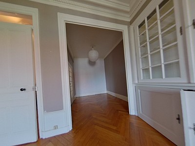 APPARTEMENT T4 A LOUER - LYON 7EME ARRONDISSEMENT Mairie - 110.27 m2 - 1390€ charges comprises par mois