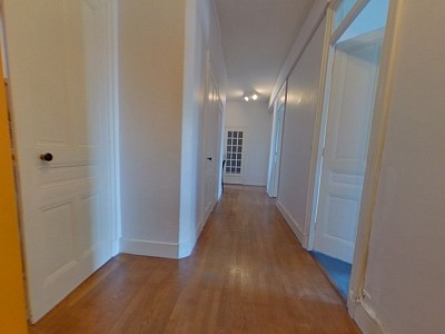 APPARTEMENT T4 A LOUER - LYON 7EME ARRONDISSEMENT Mairie - 110.27 m2 - 1390€ charges comprises par mois