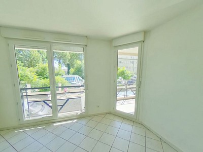 APPARTEMENT T4 A LOUER - LYON 7EME ARRONDISSEMENT Yves Farges - 86.92 m2 - 1210€ charges comprises par mois