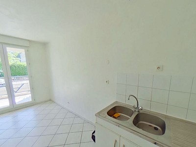 APPARTEMENT T4 A LOUER - LYON 7EME ARRONDISSEMENT Yves Farges - 86.92 m2 - 1210€ charges comprises par mois