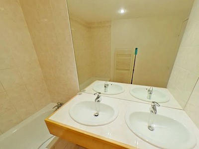 APPARTEMENT T4 A LOUER - LYON 7EME ARRONDISSEMENT Yves Farges - 86.92 m2 - 1210€ charges comprises par mois