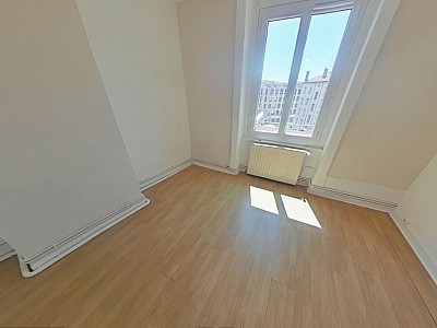 APPARTEMENT T4 A LOUER - LYON 7EME ARRONDISSEMENT Stalingrad - 103.43 m2 - 1595€ charges comprises par mois