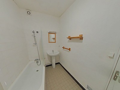 APPARTEMENT T4 A LOUER - LYON 7EME ARRONDISSEMENT Stalingrad - 103.43 m2 - 1595€ charges comprises par mois