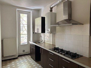 APPARTEMENT T4 A LOUER - LYON 7EME ARRONDISSEMENT Stalingrad - 84.79 m2 - 1 215 &euro; charges comprises par mois