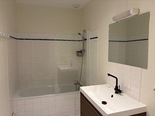 APPARTEMENT T4 A LOUER - LYON 7EME ARRONDISSEMENT Stalingrad - 84.79 m2 - 1 215 &euro; charges comprises par mois