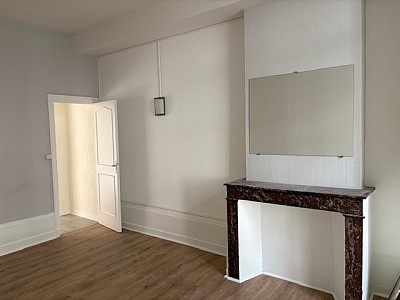 APPARTEMENT T4 A LOUER - LYON 7EME ARRONDISSEMENT Stalingrad - 107.54 m2 - 1 590 € charges comprises par mois