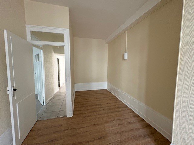 APPARTEMENT T4 A LOUER - LYON 7EME ARRONDISSEMENT Stalingrad - 107.54 m2 - 1 590 &euro; charges comprises par mois