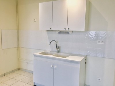 APPARTEMENT T4 A LOUER - LYON 8EME ARRONDISSEMENT - 79,21 m2 - 1120 € charges comprises par mois