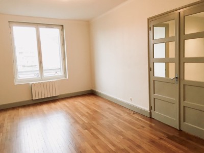 APPARTEMENT T4 A LOUER - LYON 8EME ARRONDISSEMENT - 79,21 m2 - 1120 € charges comprises par mois