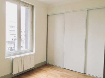APPARTEMENT T4 A LOUER - LYON 8EME ARRONDISSEMENT - 79,21 m2 - 1120 € charges comprises par mois