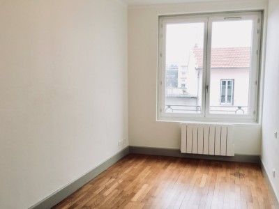 APPARTEMENT T4 A LOUER - LYON 8EME ARRONDISSEMENT - 79,21 m2 - 1120 € charges comprises par mois
