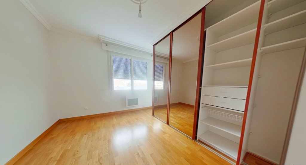 APPARTEMENT T4 A LOUER - LYON 8EME ARRONDISSEMENT Les Alouettes-Bachut - 90.77 m2 - 1 404 &euro; charges comprises par mois