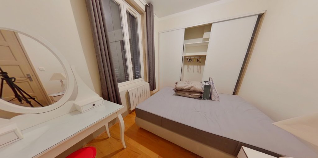 APPARTEMENT T4 A LOUER - LYON 8EME ARRONDISSEMENT Colbert - 79.21 m2 - 1 185 &euro; charges comprises par mois