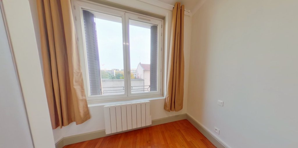 APPARTEMENT T4 A LOUER - LYON 8EME ARRONDISSEMENT Colbert - 79.21 m2 - 1 185 &euro; charges comprises par mois