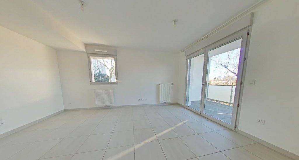 APPARTEMENT T4 A LOUER - LYON 9EME ARRONDISSEMENT Le Plateau - 81.43 m2 - 1�300�&euro; charges comprises par mois