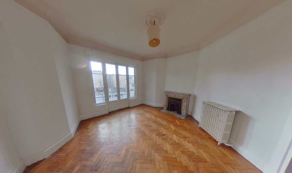 APPARTEMENT T4 A LOUER - LYON 9EME ARRONDISSEMENT Salengro - 87.62 m2 - 1 065 &euro; charges comprises par mois