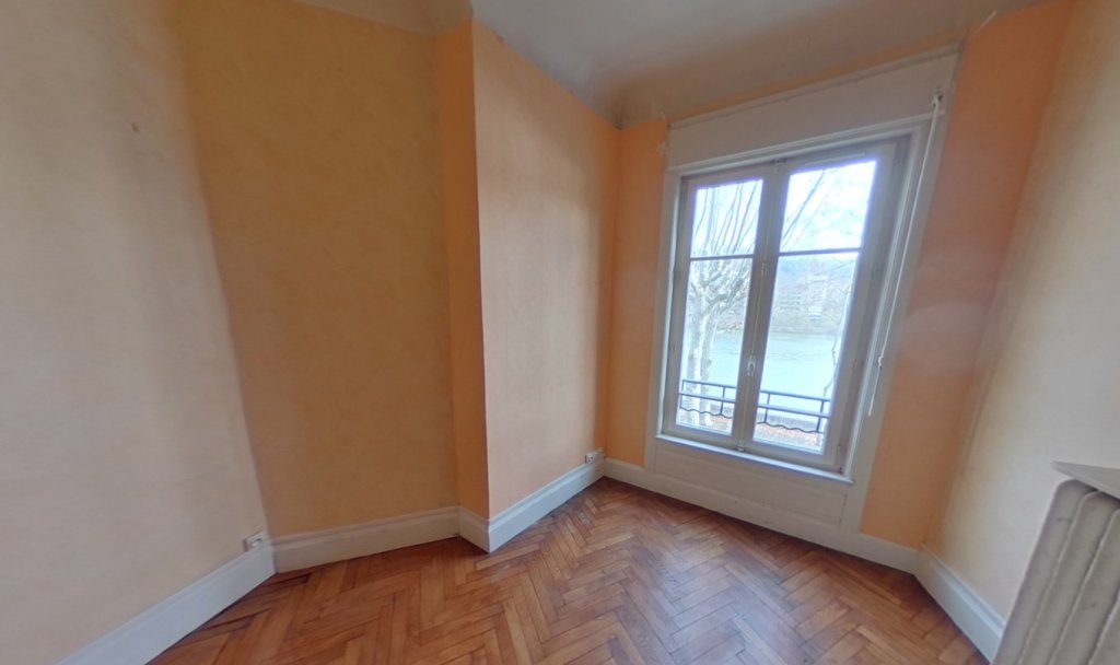 APPARTEMENT T4 A LOUER - LYON 9EME ARRONDISSEMENT Salengro - 87.62 m2 - 1 065 &euro; charges comprises par mois
