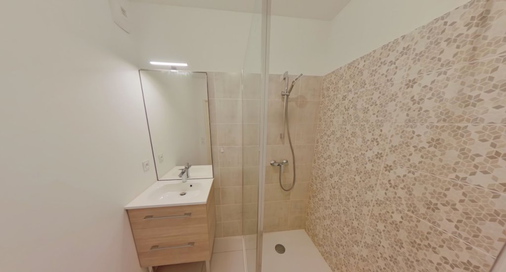 APPARTEMENT T4 A LOUER - ST GEORGES D ESPERANCHE - 90.3 m2 - 1 280 &euro; charges comprises par mois