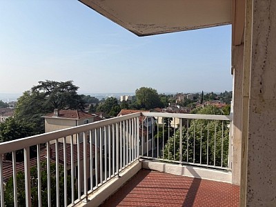 APPARTEMENT T4 A LOUER - STE FOY LES LYON Centre - 113.08 m2 - 1440€ charges comprises par mois