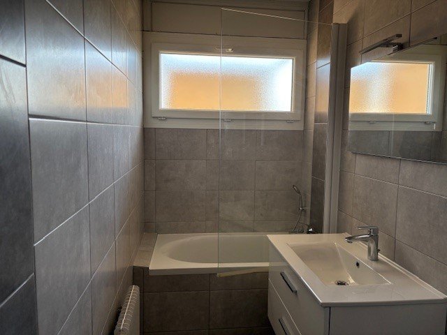 APPARTEMENT T4 A LOUER - STE FOY LES LYON Les-Provinces - 70.74 m2 - 1 120 &euro; charges comprises par mois