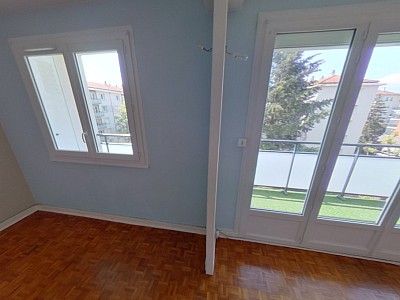 APPARTEMENT T4 A LOUER - TASSIN LA DEMI LUNE La-Raude - 65.59 m2 - 752 € charges comprises par mois