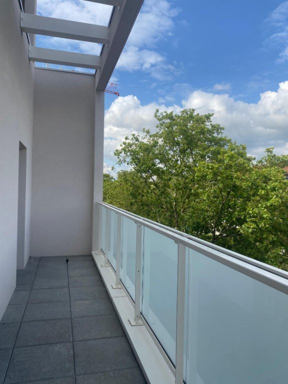 APPARTEMENT T4 A LOUER - VENISSIEUX - 82 m2 - 1 317,63 &euro; charges comprises par mois