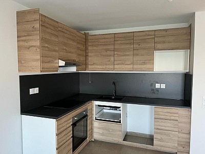 APPARTEMENT T4 A LOUER - VENISSIEUX - 82 m2 - 1 317,63 &euro; charges comprises par mois