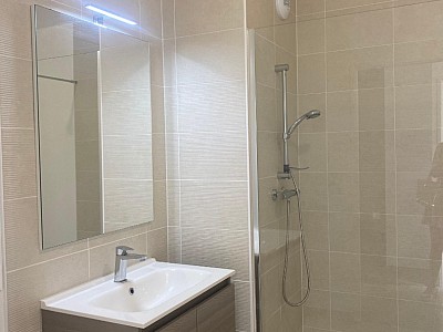 APPARTEMENT T4 A LOUER - VENISSIEUX - 82 m2 - 1 317,63 &euro; charges comprises par mois