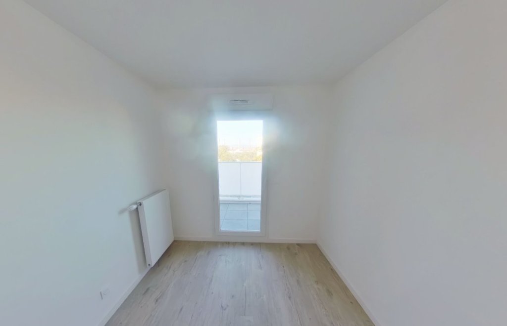 APPARTEMENT T4 A LOUER - VENISSIEUX - 82 m2 - 1 317,63 &euro; charges comprises par mois