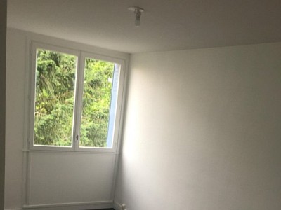 APPARTEMENT T4 A LOUER - VENISSIEUX - 73,52 m2 - 898,68 € charges comprises par mois