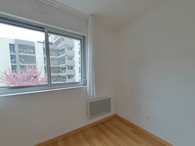 APPARTEMENT T4 A LOUER - VILLEURBANNE - 95.44 m2 - 1470 € charges comprises par mois
