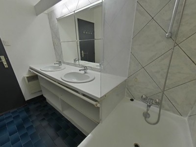 APPARTEMENT T4 A LOUER - VILLEURBANNE - 95.44 m2 - 1470 € charges comprises par mois