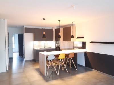 APPARTEMENT T4 A LOUER - VILLEURBANNE - 82,68 m2 - 1430 € charges comprises par mois