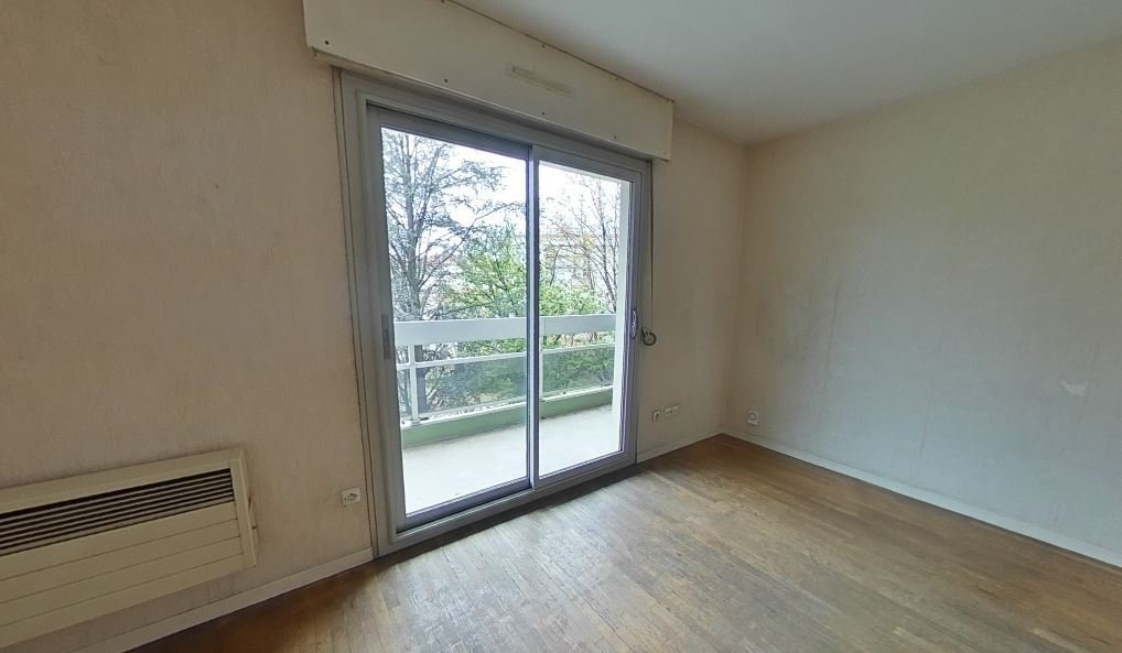 APPARTEMENT T4 A LOUER - VILLEURBANNE Onze-Novembre - 105.51 m2 - 1 290 &euro; charges comprises par mois