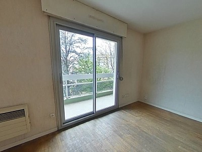 APPARTEMENT T4 A LOUER - VILLEURBANNE Onze-Novembre - 105.51 m2 - 1 290 &euro; charges comprises par mois