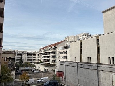 APPARTEMENT T4 A LOUER - VILLEURBANNE Gratte-Ciel-Est - 120.3 m2 - 1 450 € charges comprises par mois