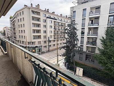 APPARTEMENT T4 A LOUER - VILLEURBANNE Gratte-Ciel-Est - 120.3 m2 - 1 450 € charges comprises par mois