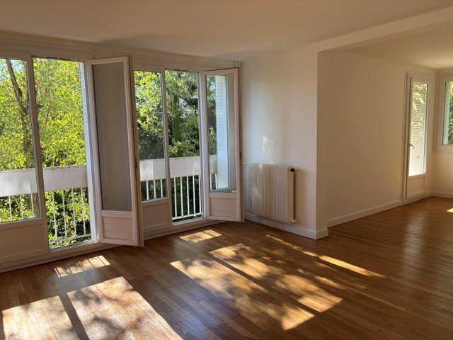 APPARTEMENT T5 A LOUER - ECULLY Centre - 99.82 m2 - 1 420 &euro; charges comprises par mois