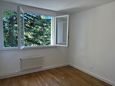 APPARTEMENT T5 A LOUER - ECULLY Centre - 99.82 m2 - 1 420 € charges comprises par mois