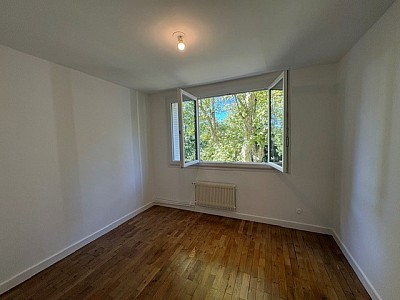 APPARTEMENT T5 A LOUER - ECULLY Centre - 99.82 m2 - 1 420 € charges comprises par mois