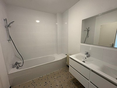 APPARTEMENT T5 A LOUER - ECULLY Centre - 99.82 m2 - 1 420 € charges comprises par mois