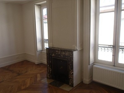 APPARTEMENT T5 A LOUER - LYON 2EME ARRONDISSEMENT Bellecour-Sala - 151.61 m2 - 1920€ charges comprises par mois