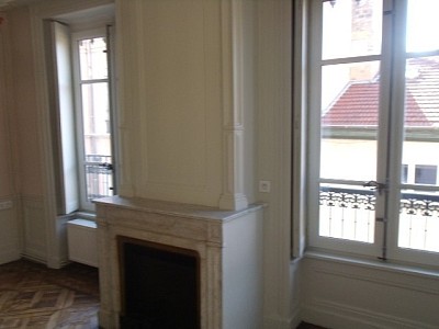 APPARTEMENT T5 A LOUER - LYON 2EME ARRONDISSEMENT Bellecour-Sala - 151.61 m2 - 1920€ charges comprises par mois