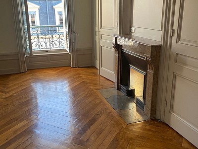 APPARTEMENT T5 A LOUER - LYON 2EME ARRONDISSEMENT Vaubecour-Mairie - 137.63 m2 - 2210€ charges comprises par mois