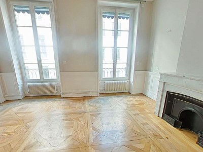 APPARTEMENT T5 A LOUER - LYON 2EME ARRONDISSEMENT Ampere-Ainay - 133.58 m2 - 2080€ charges comprises par mois